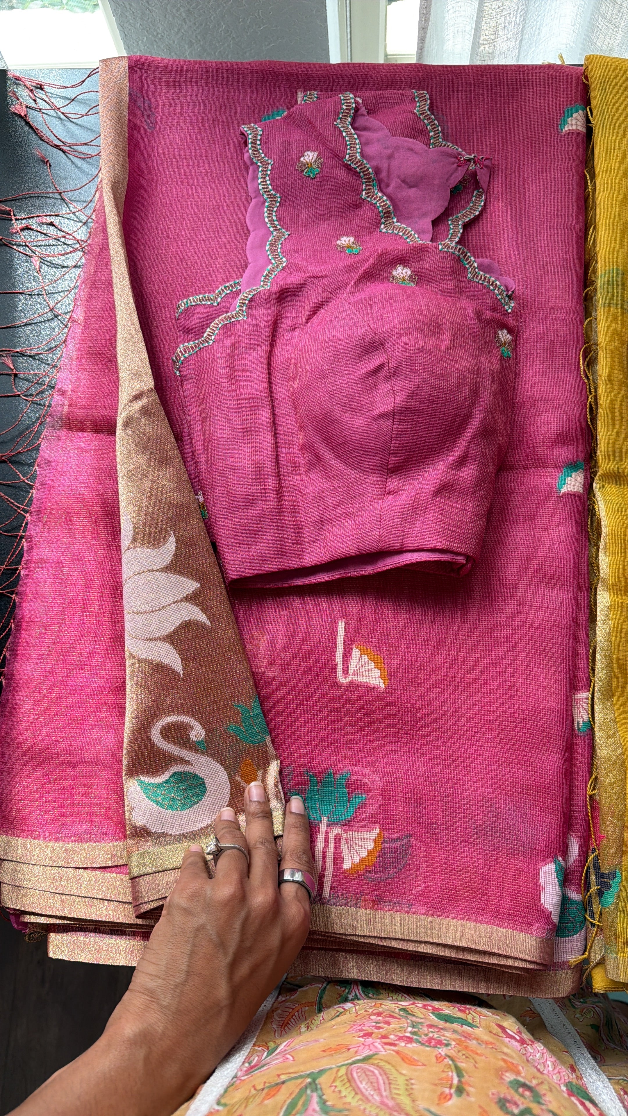 Linen Jamdani Saree with Swan Motifs