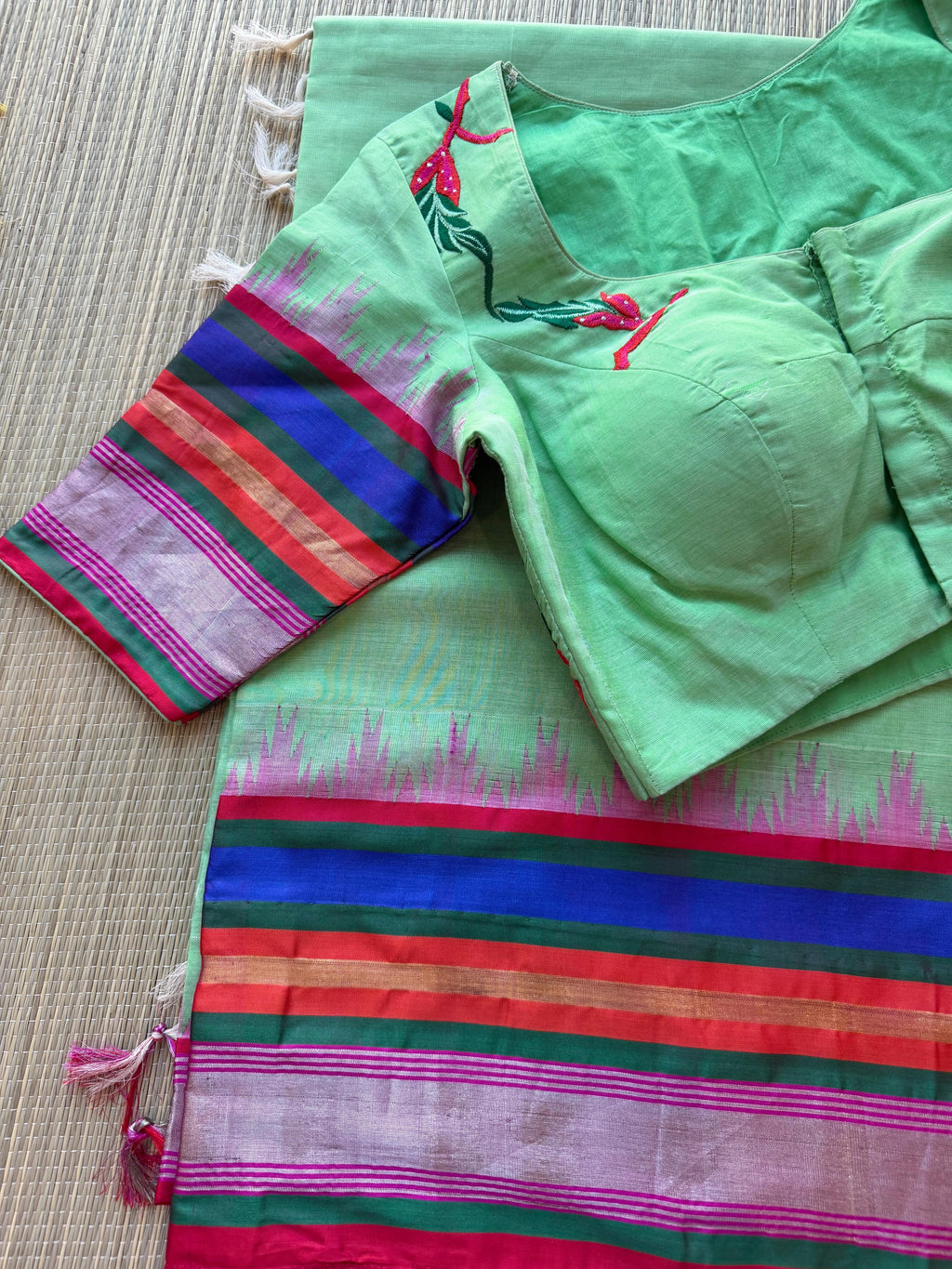 Podhuru khadi with kanchi weave border- Green
