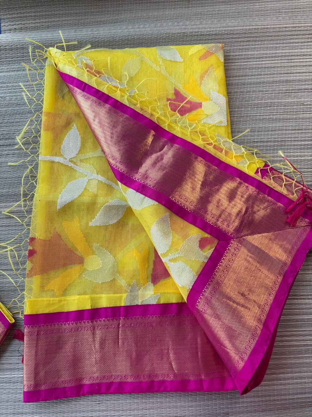 Muslin Jamdani Saree with Kanchi Border - Yellow