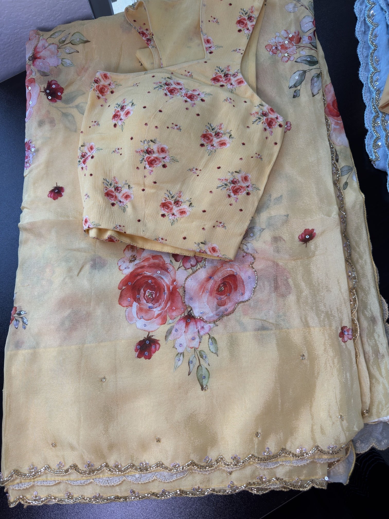 Bunch Floral Sarees with  Embroidered Border