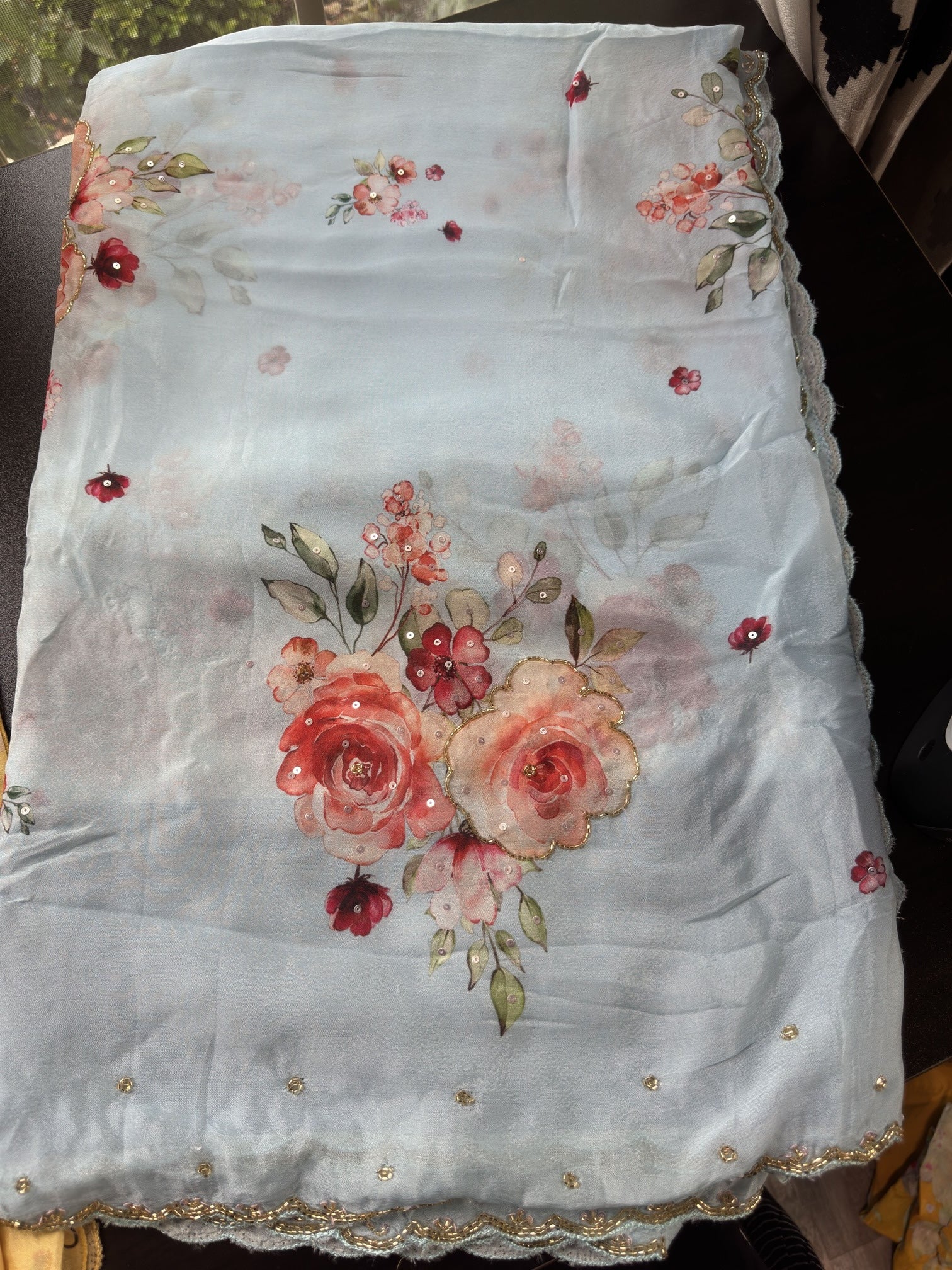 Bunch Floral Sarees with  Embroidered Border
