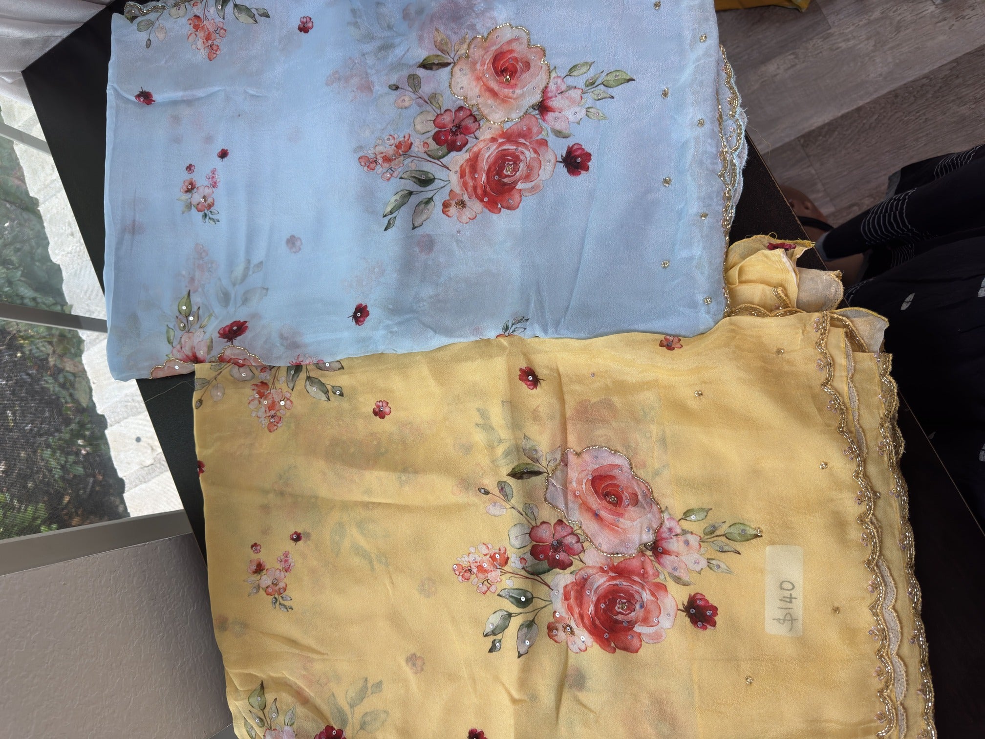 Bunch Floral Sarees with  Embroidered Border