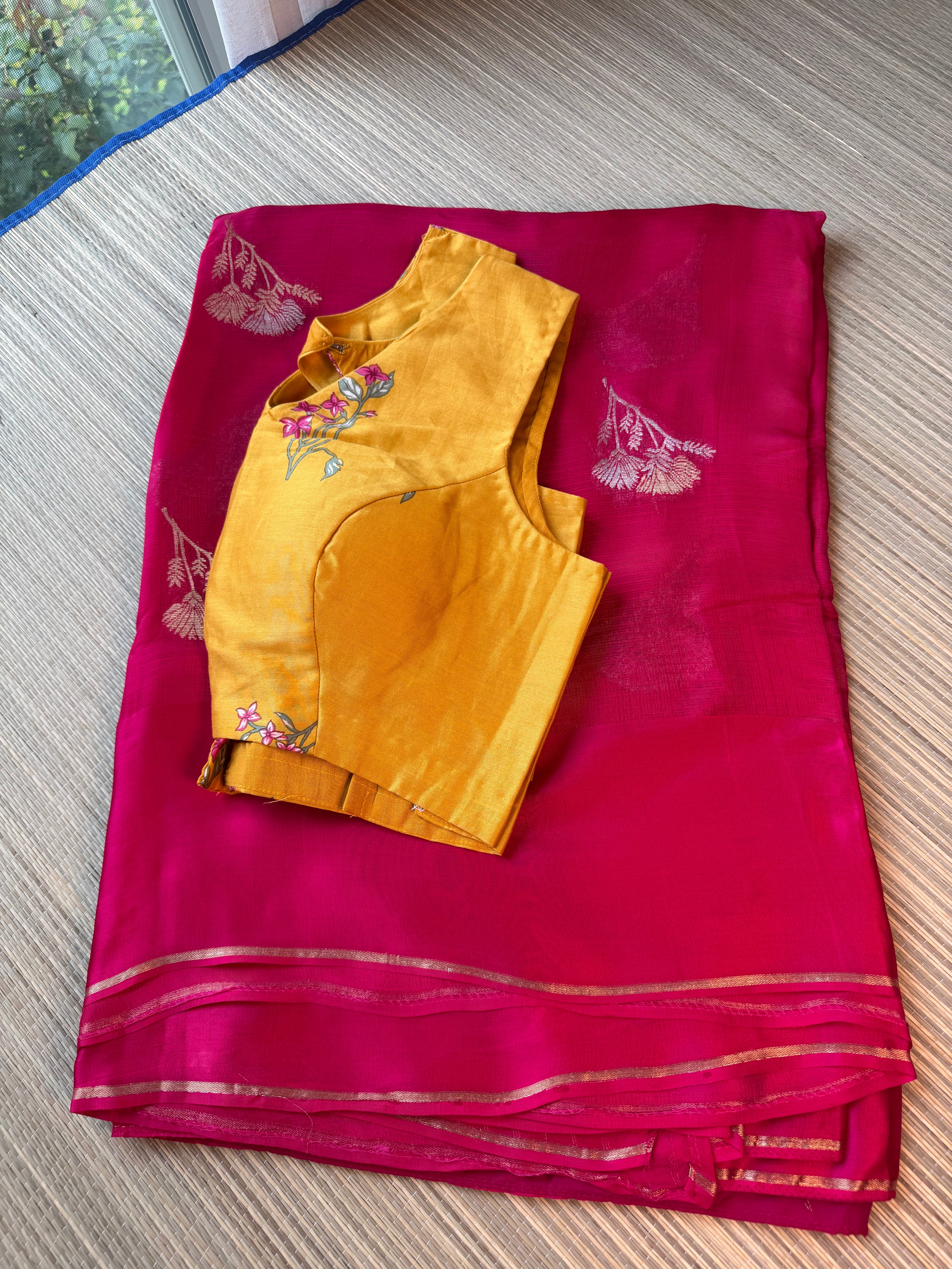 Kota Saree with printed sleeveless Blouse - Pink/Yellow