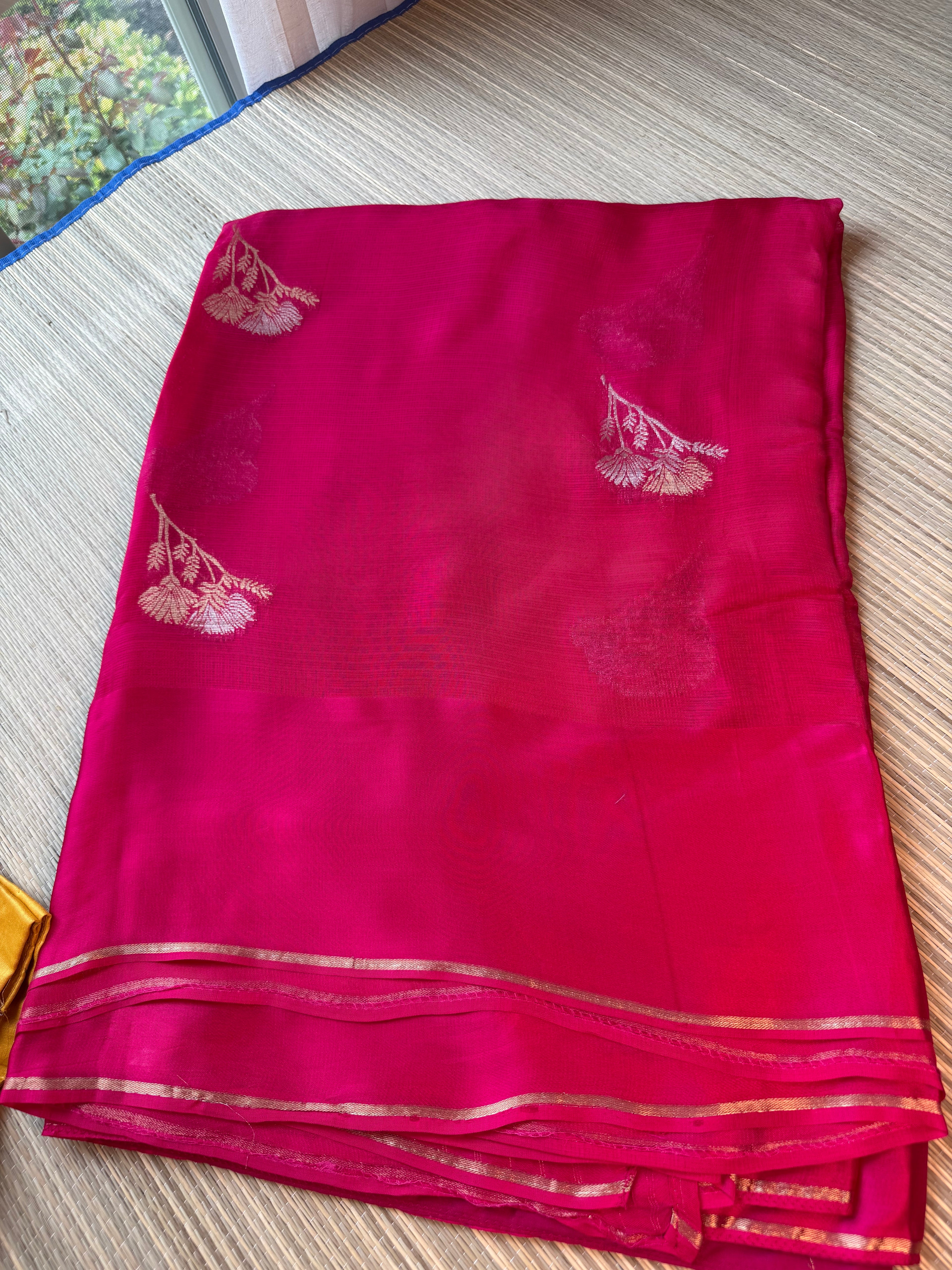 Kota Saree with printed sleeveless Blouse - Pink/Yellow