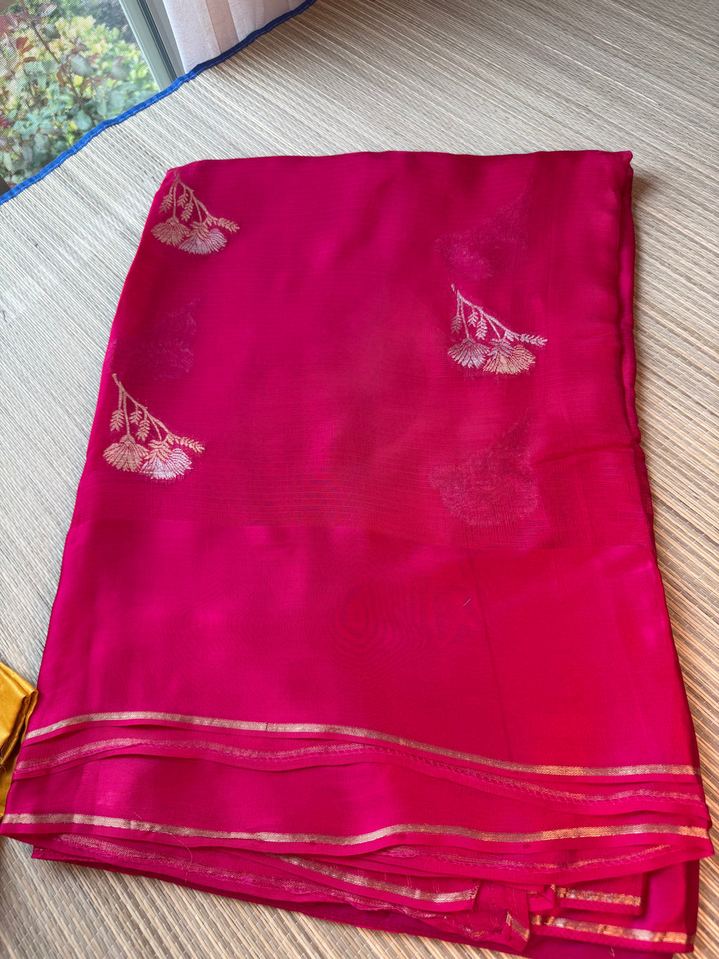 Kota Saree with printed sleeveless Blouse - Pink/Yellow