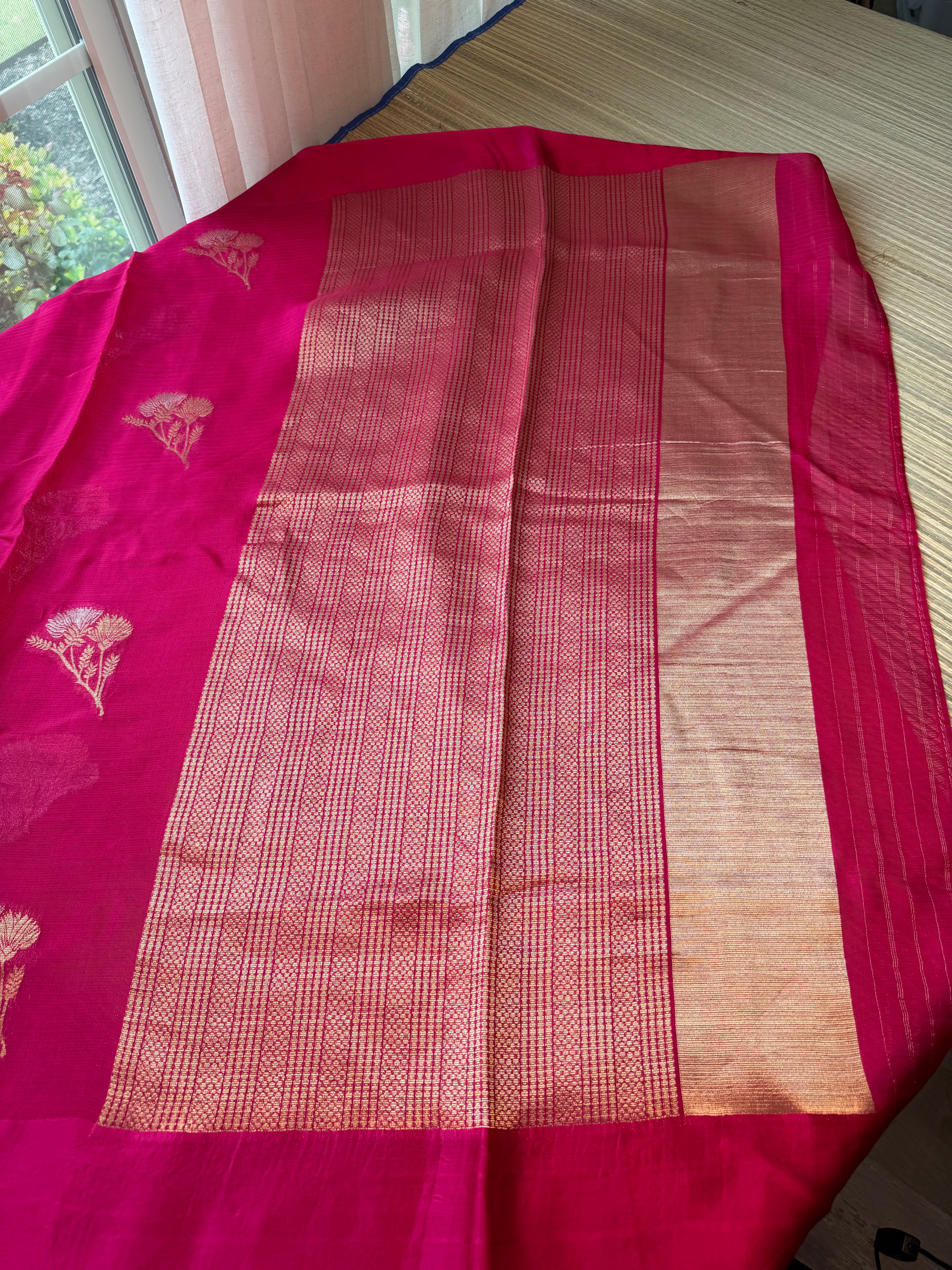 Kota Saree with printed sleeveless Blouse - Pink/Yellow