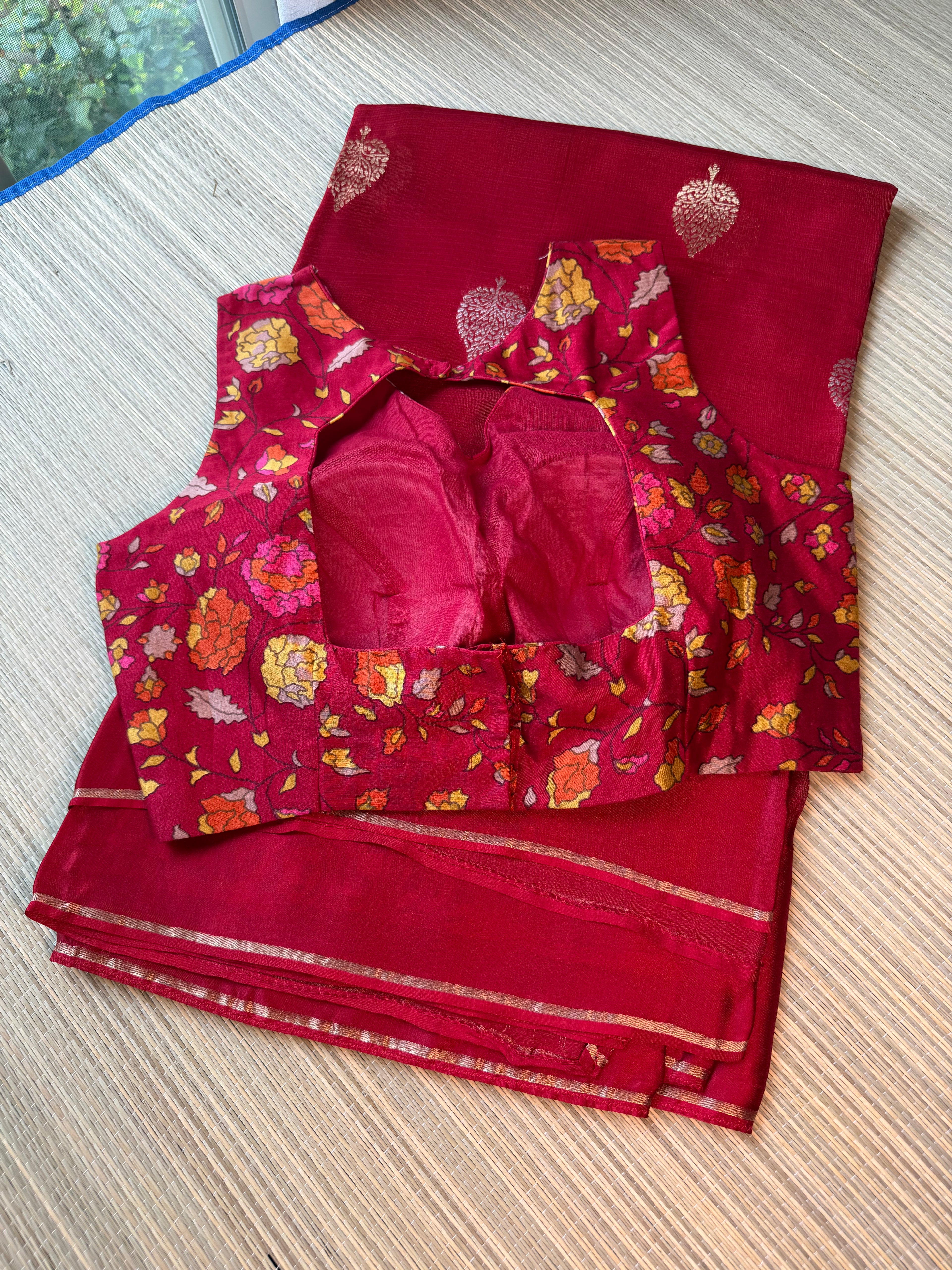 Kota Saree with printed sleeveless Blouse -  Red
