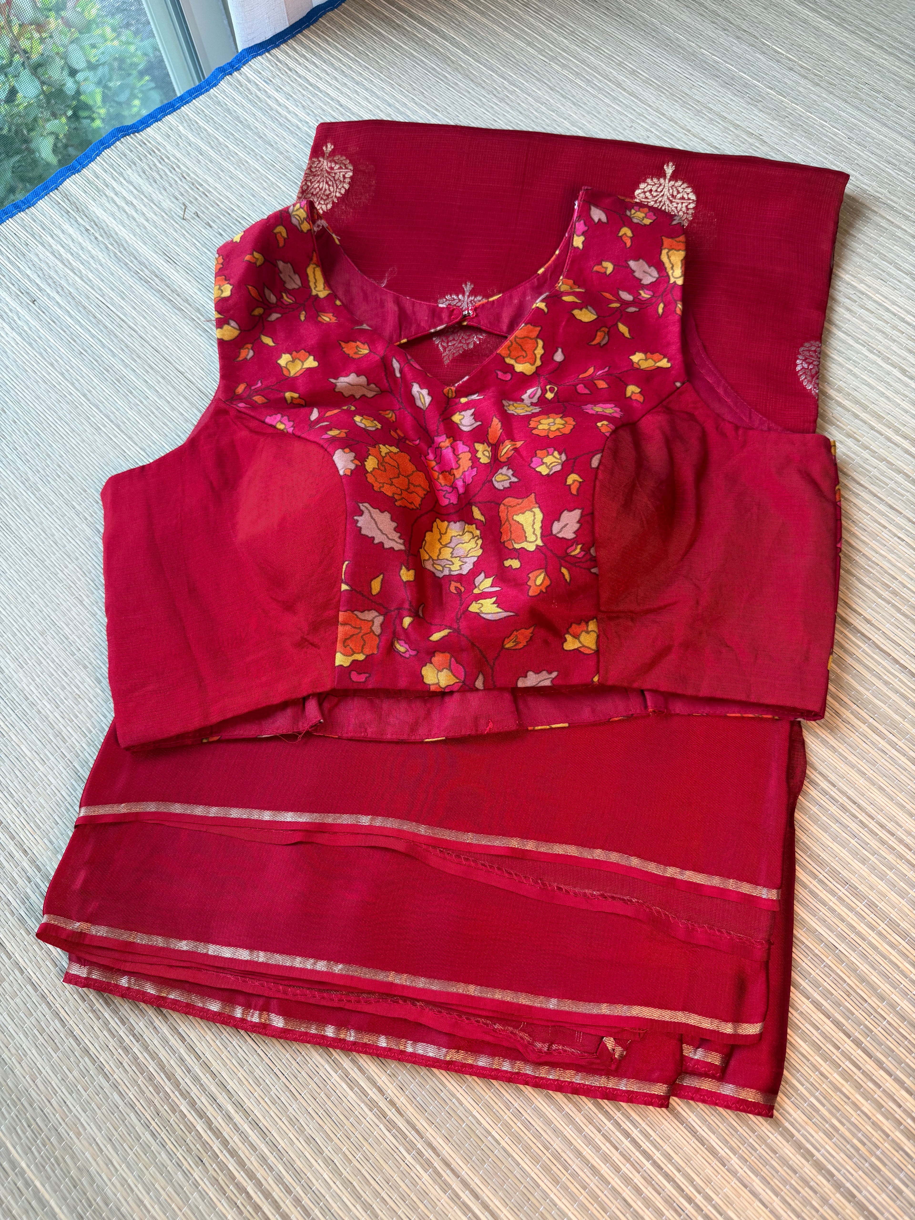 Kota Saree with printed sleeveless Blouse -  Red