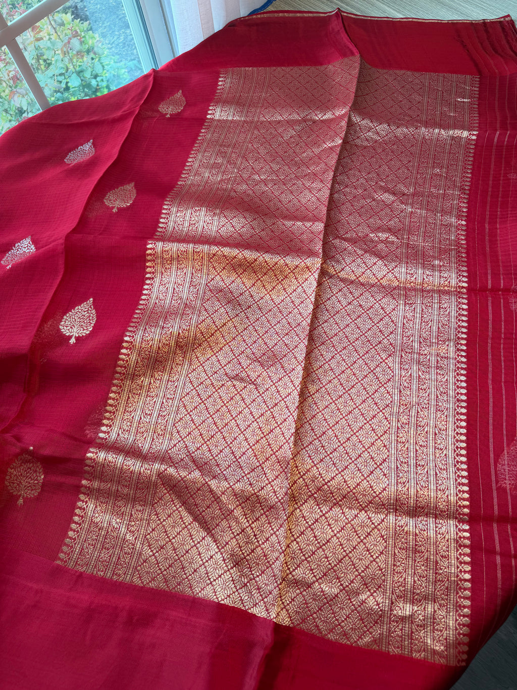 Kota Saree with printed sleeveless Blouse -  Red