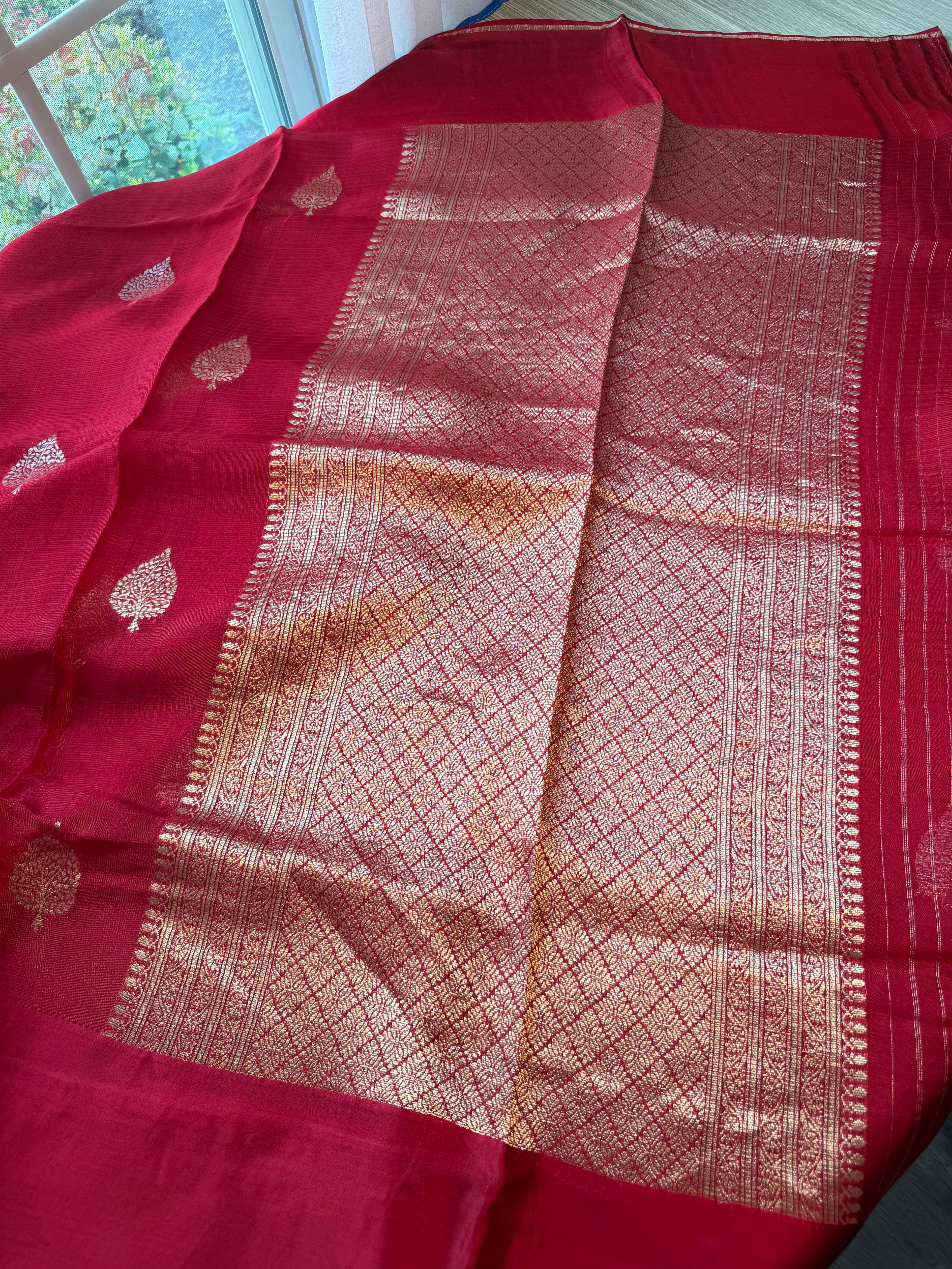 Kota Saree with printed sleeveless Blouse -  Red