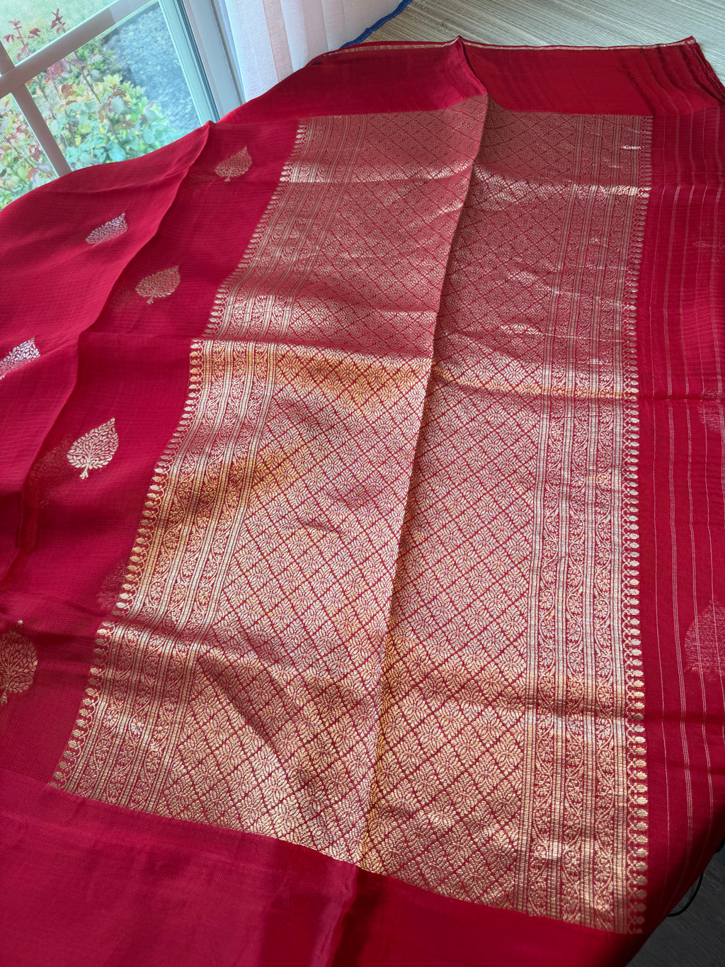 Kota Saree with printed sleeveless Blouse -  Red
