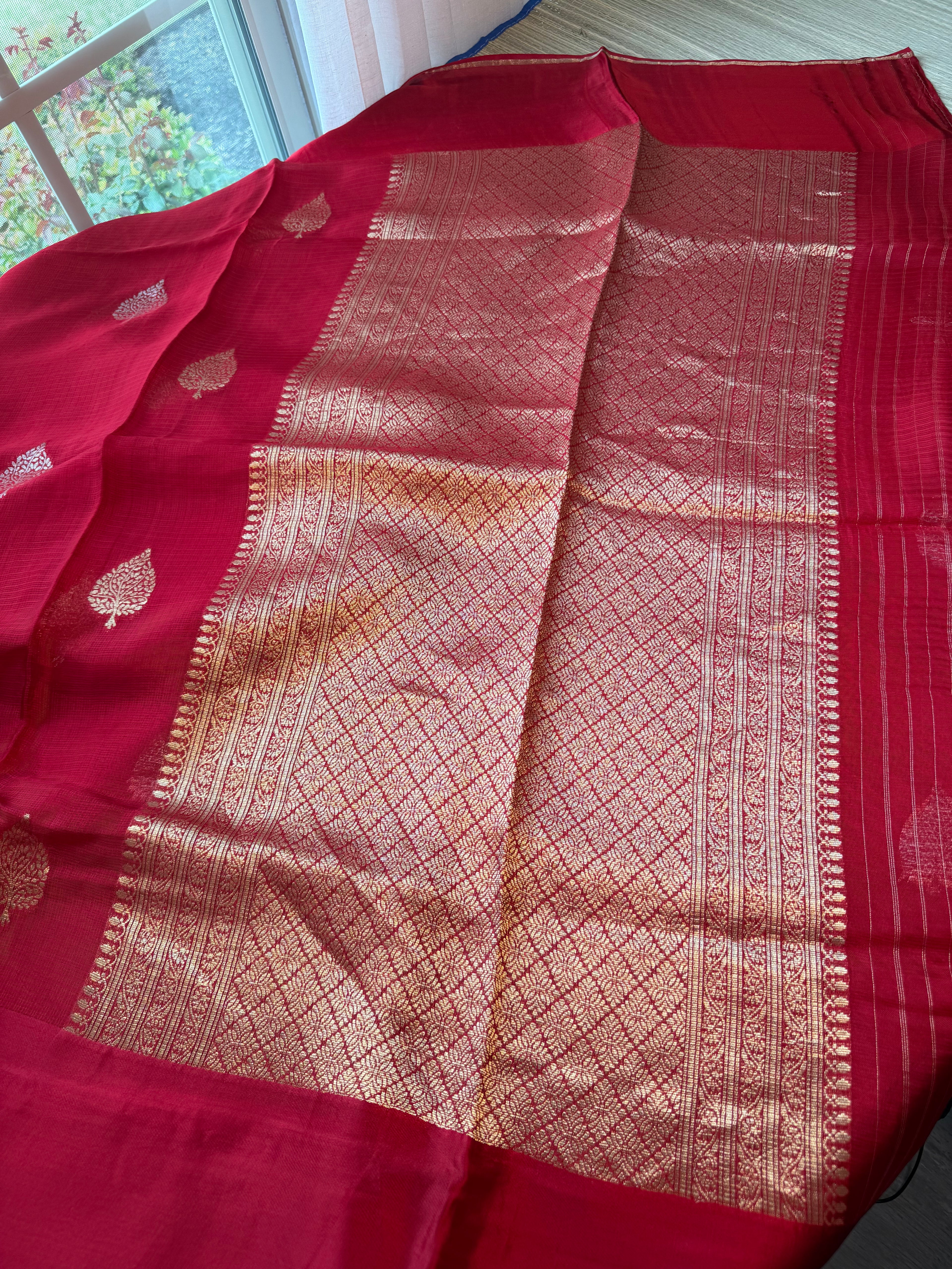 Kota Saree with printed sleeveless Blouse -  Red