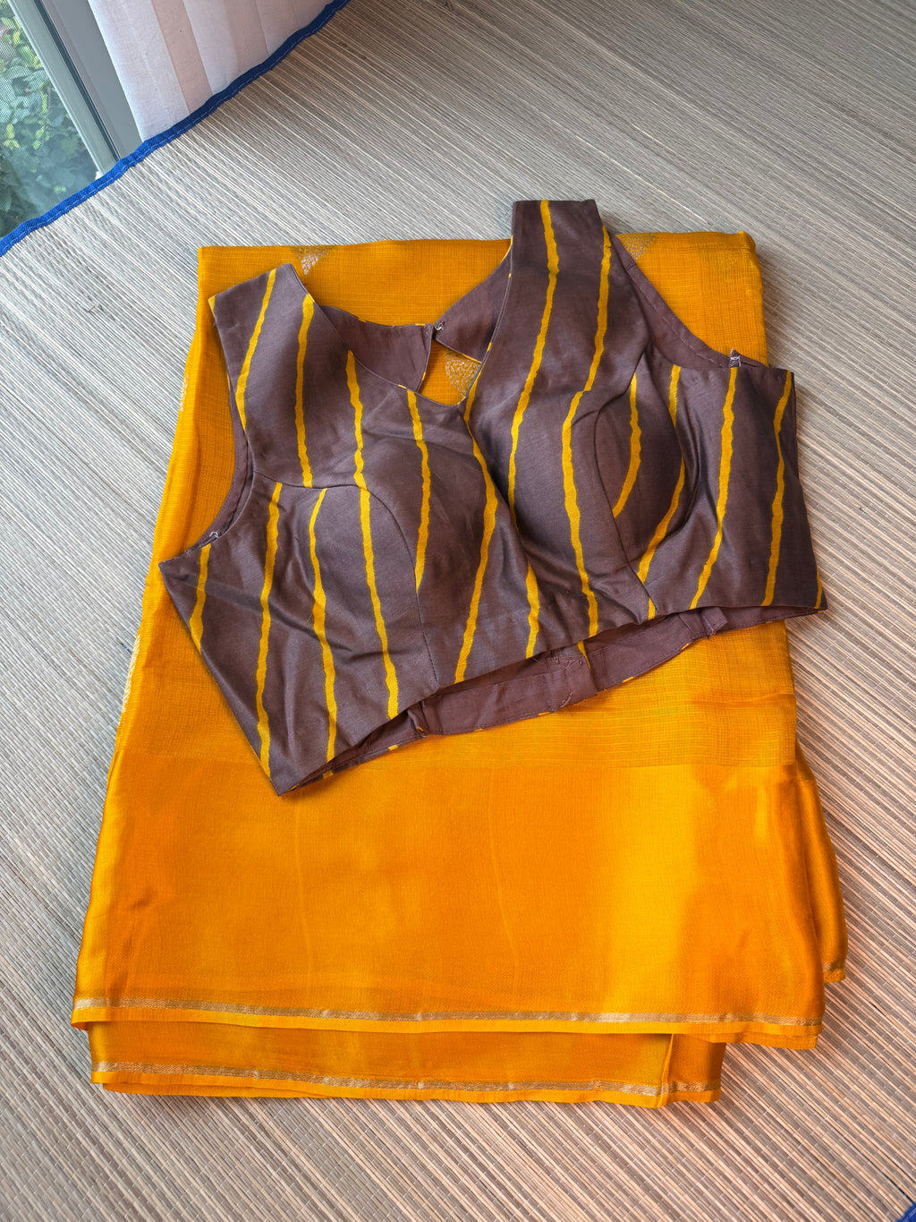 Kota Saree with printed sleeveless Blouse - Yellow/Brown