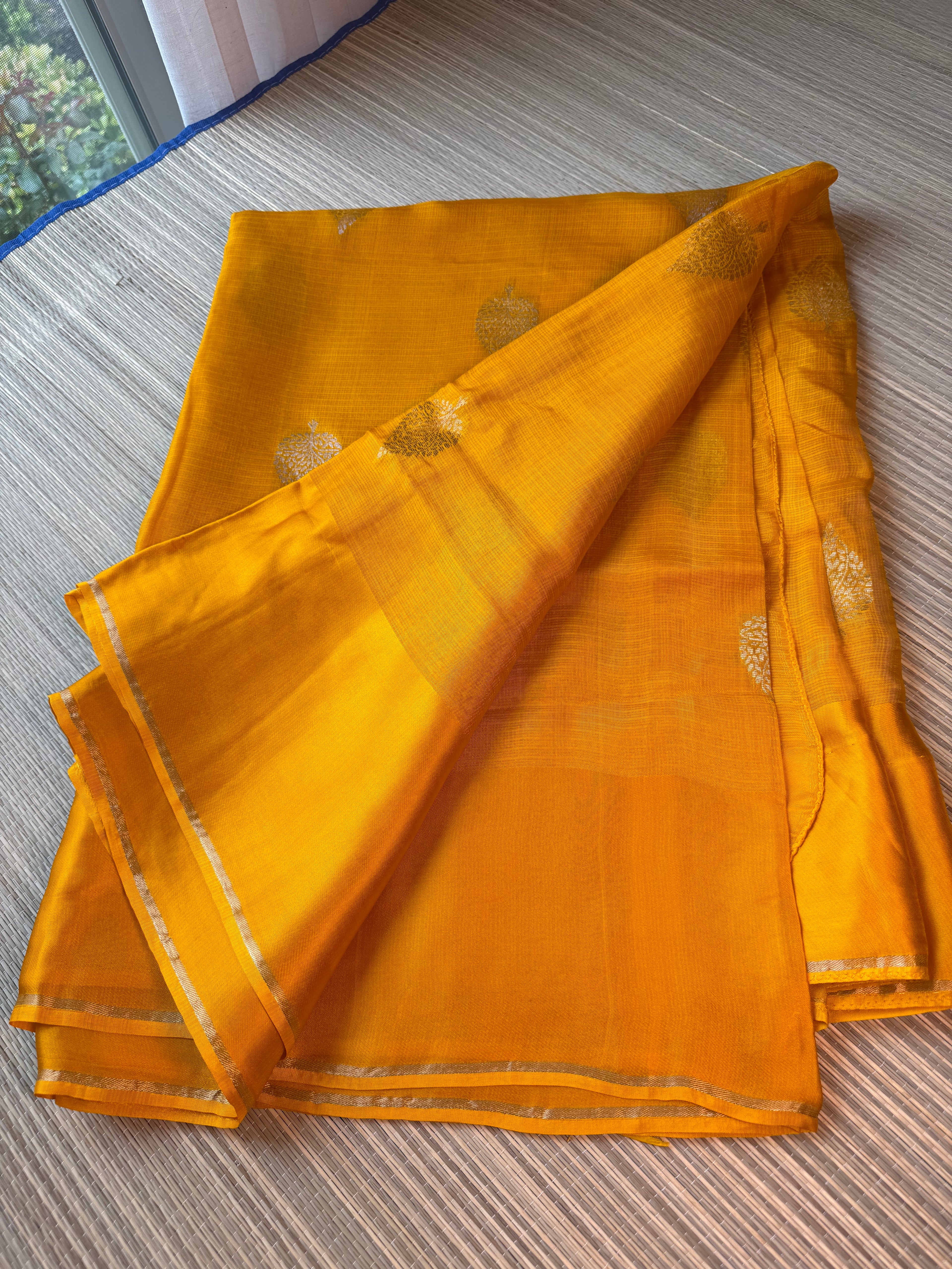Kota Saree with printed sleeveless Blouse - Yellow/Brown