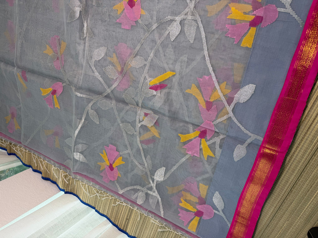 Muslin Jamdani Saree with Kanchi Border -