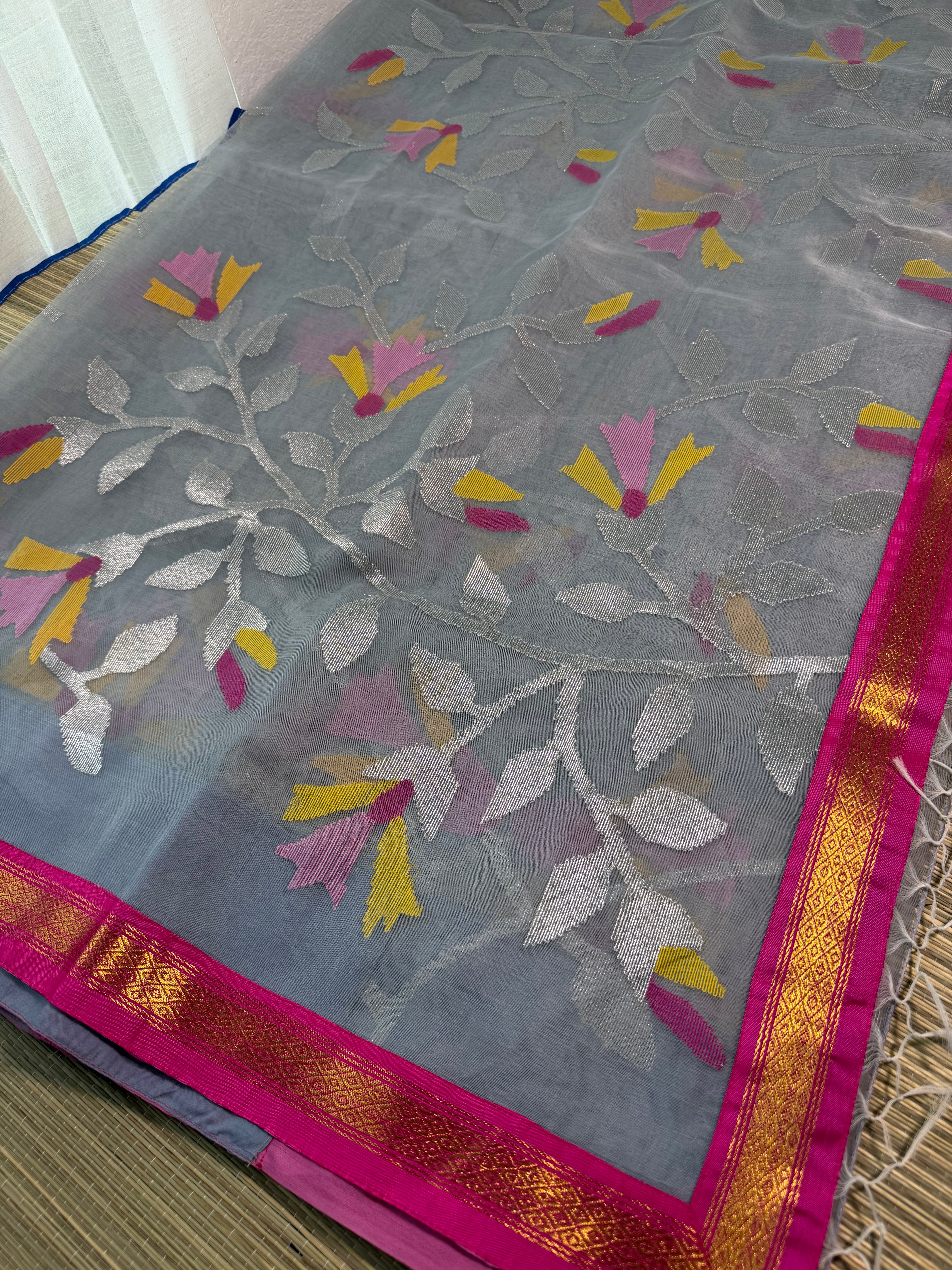 Muslin Jamdani Saree with Kanchi Border -