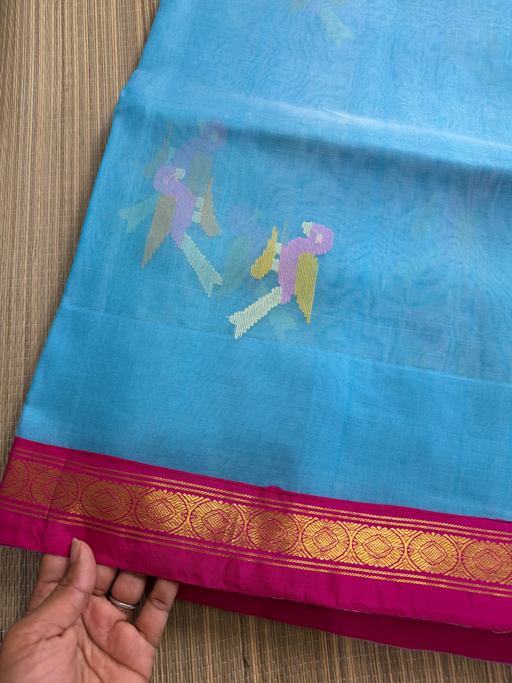 Muslin Jamdani Saree with Kanchi Border - Blue/Pink