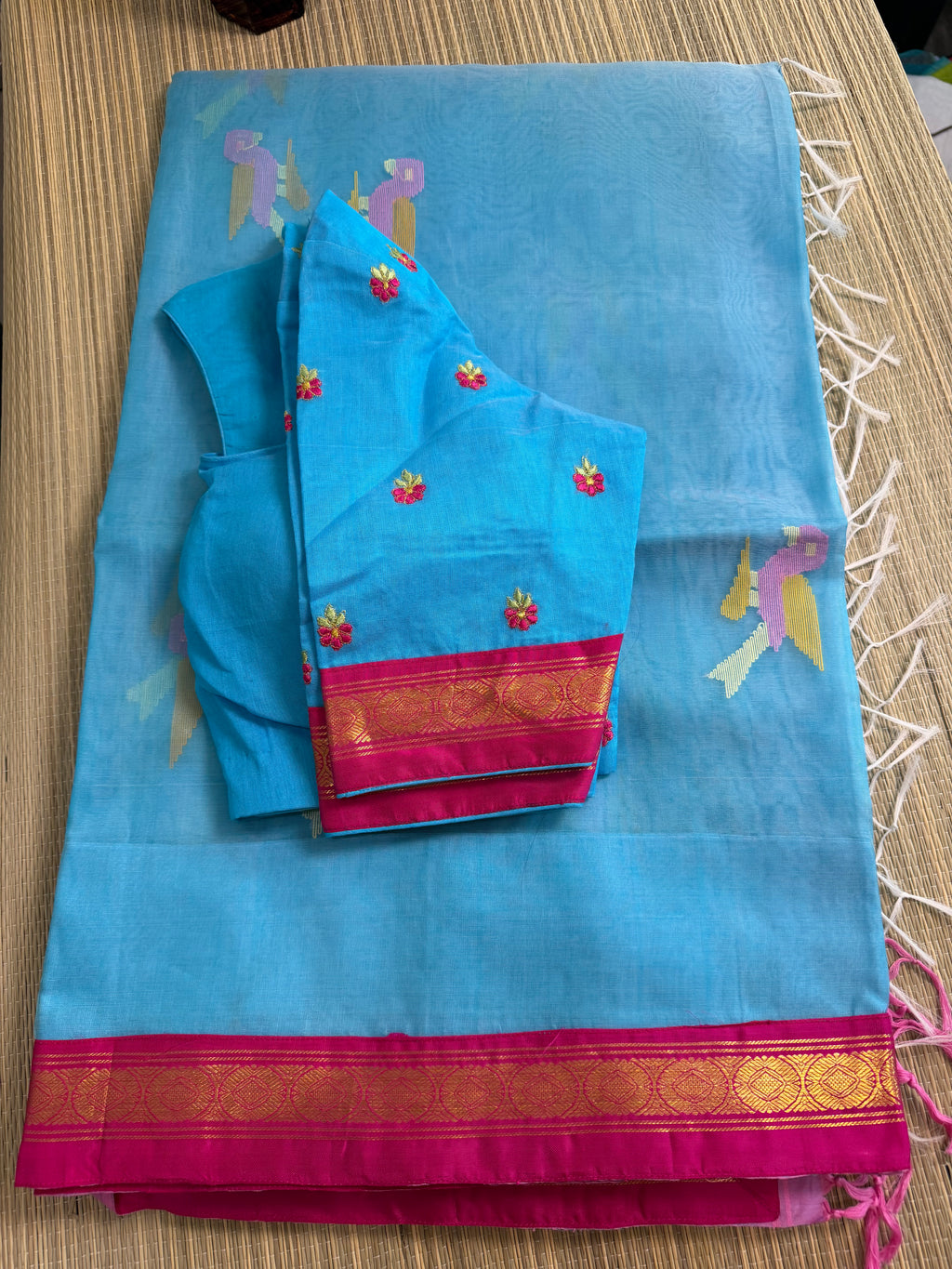 Muslin Jamdani Saree with Kanchi Border - Blue/Pink