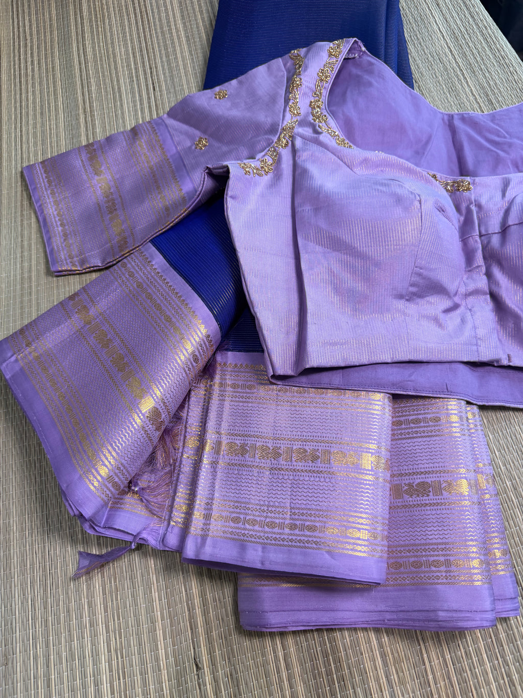 Vaira Oosi (Diamond Needle) Kanchipuram Silk Saree -Blue
