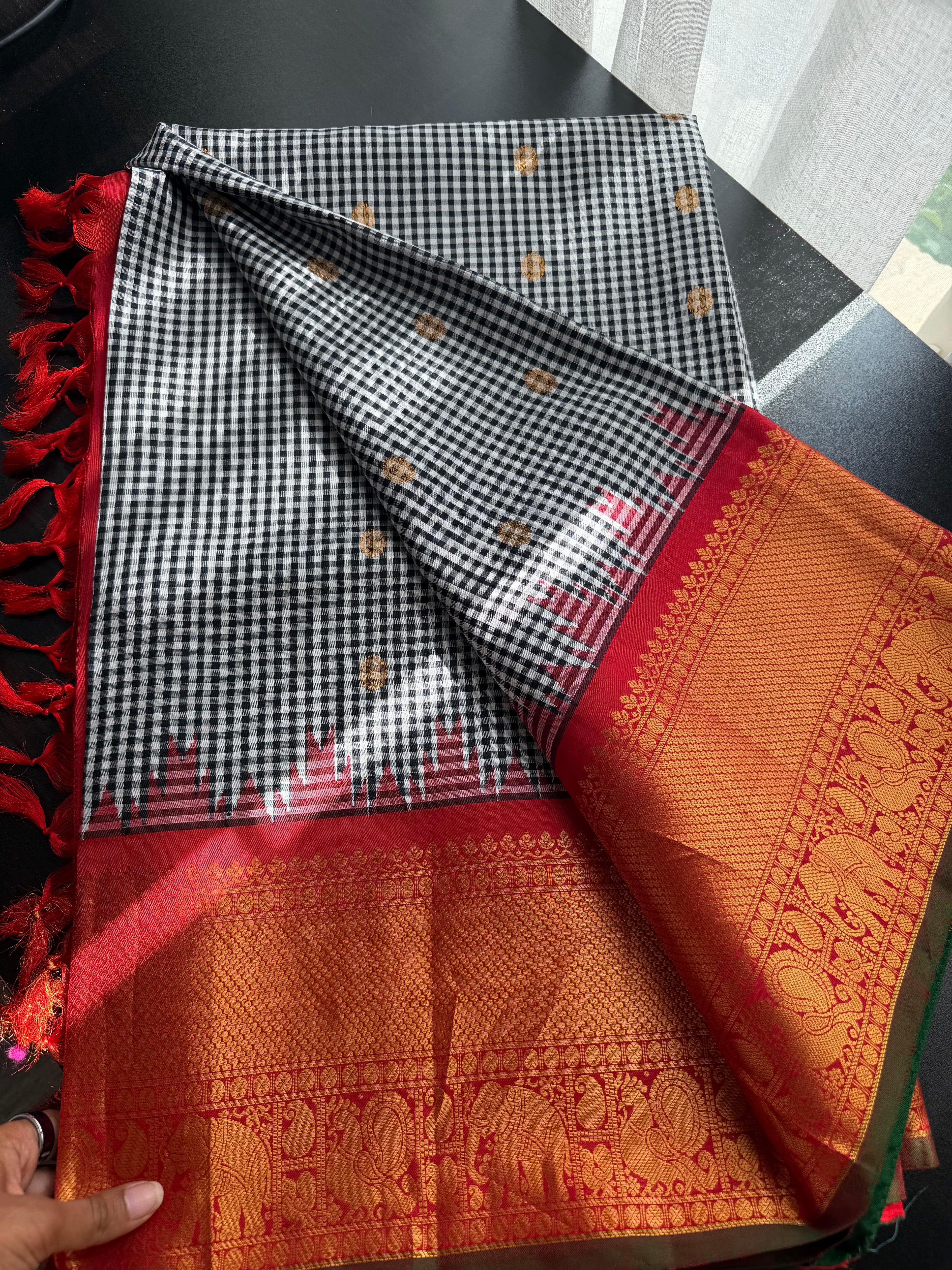 Black and white check with kanchi style border gadwal saree