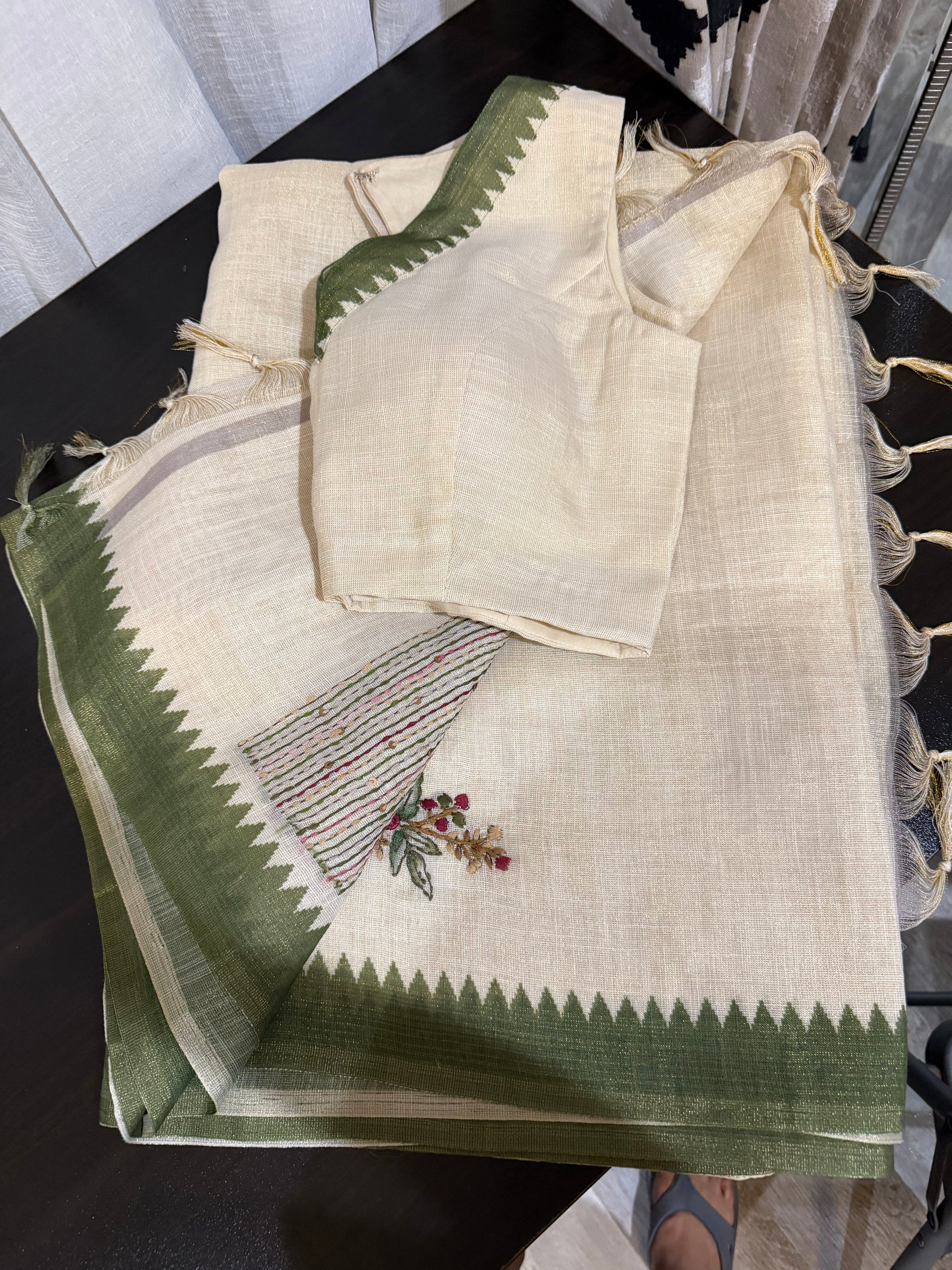 Linen Saree with Hand-Done French Knot Embroidery