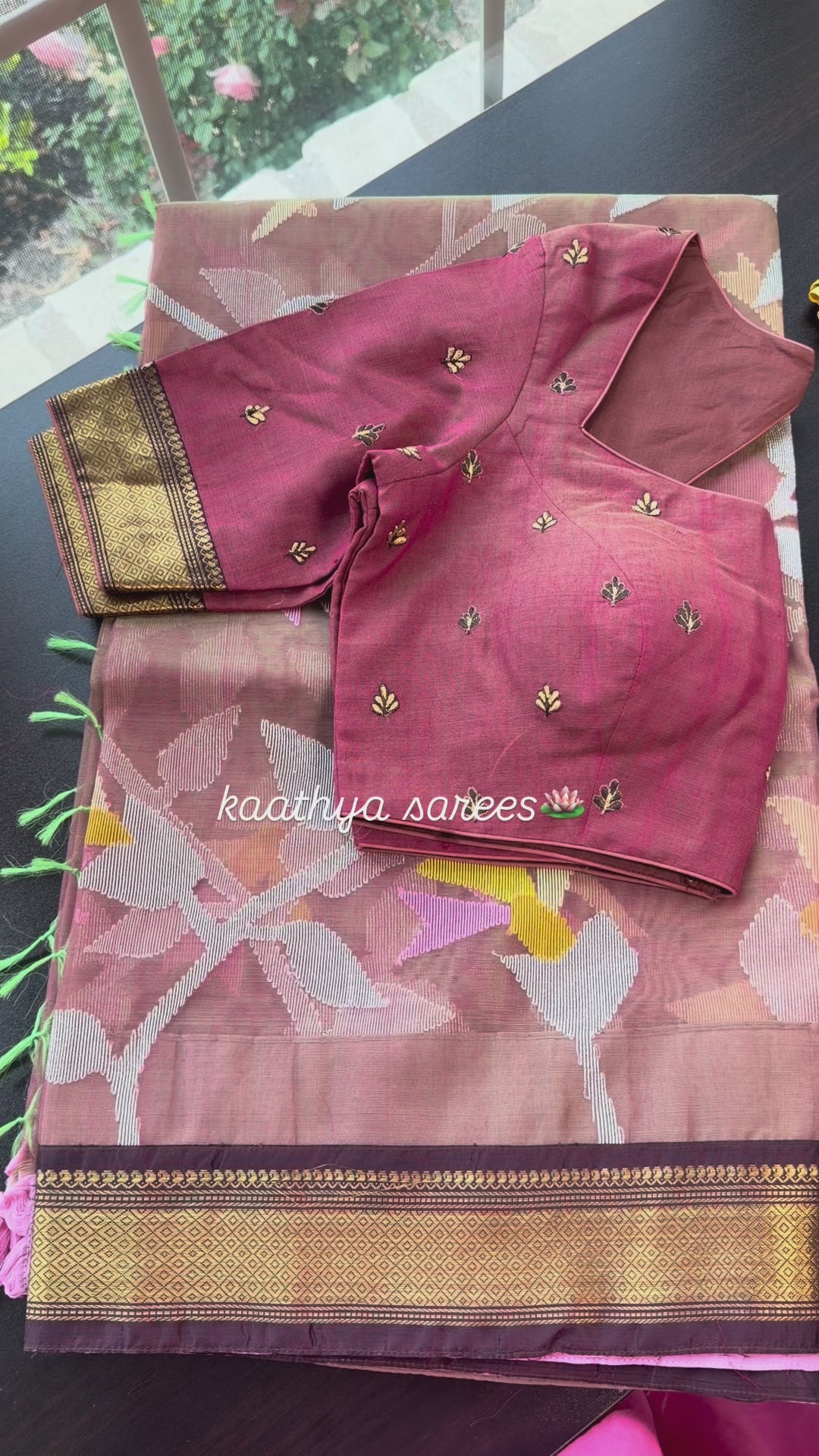 Muslin Jamdani Saree with Kanchi Border - Mauve/Brown